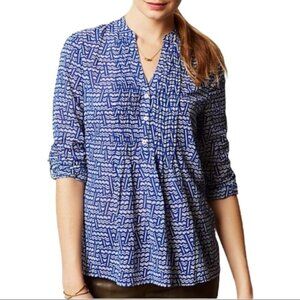 HD in Paris Kaveri blue geometric v-neck roll tab sleeve popover blouse 4